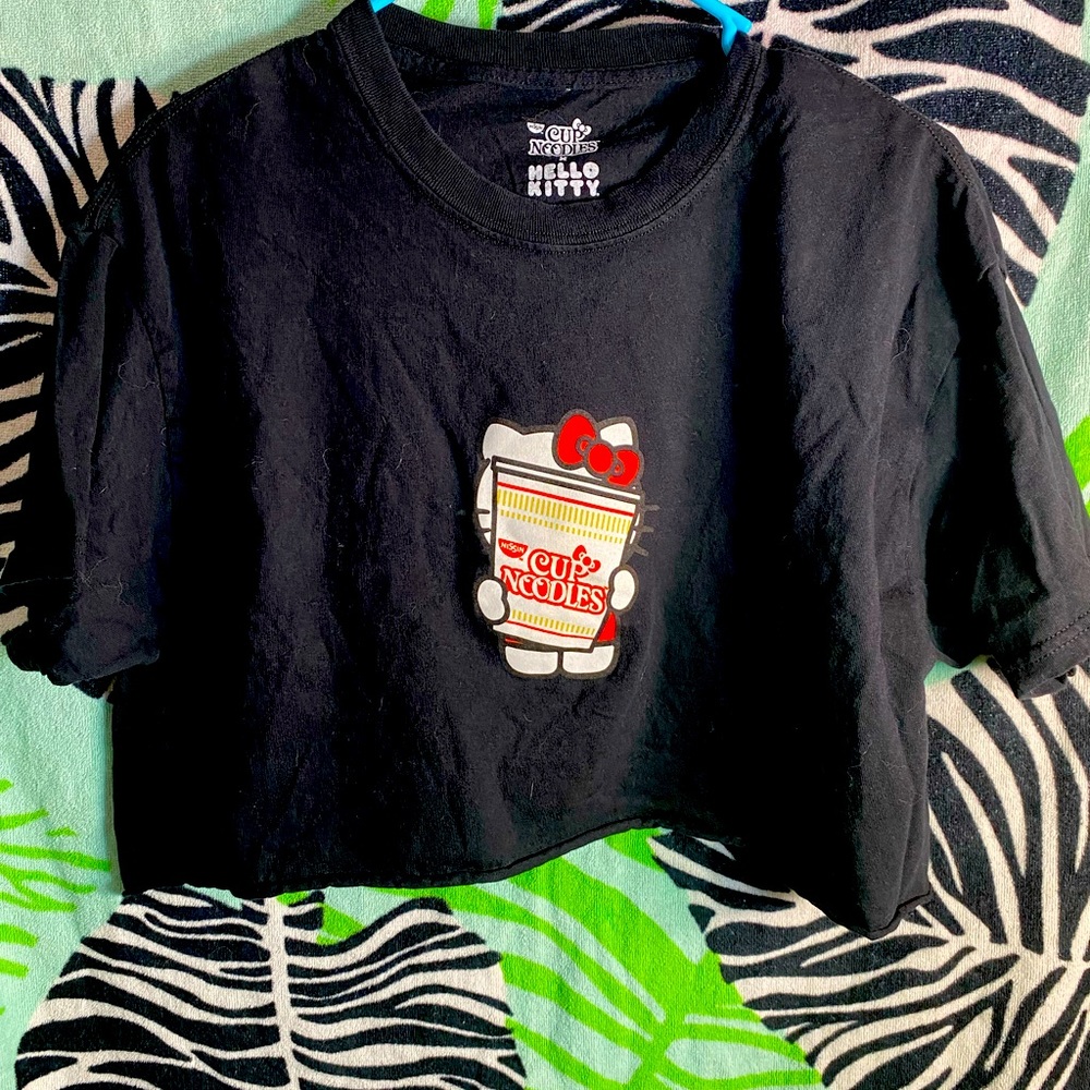 Cute hello kitty crop top size XL